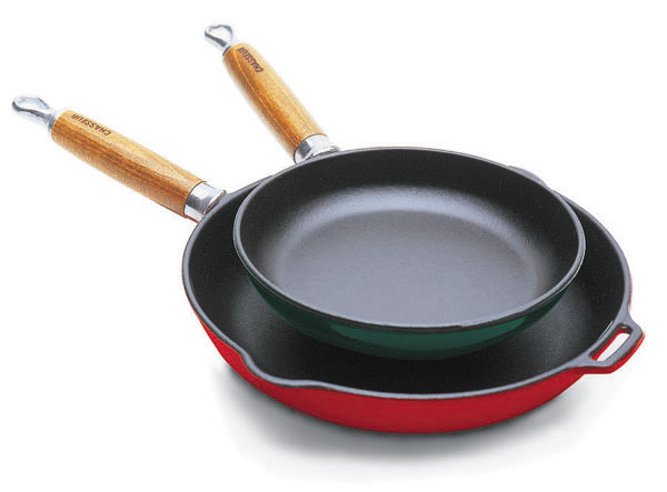 Paderno World Cuisine Paderno World Cuisine Chasseur Cast-Iron Frying Pan with Wooden Handle - Red