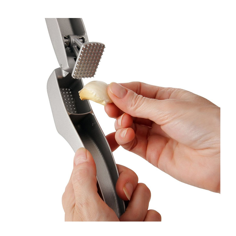 Zyliss Susi 3 Garlic Press image 2