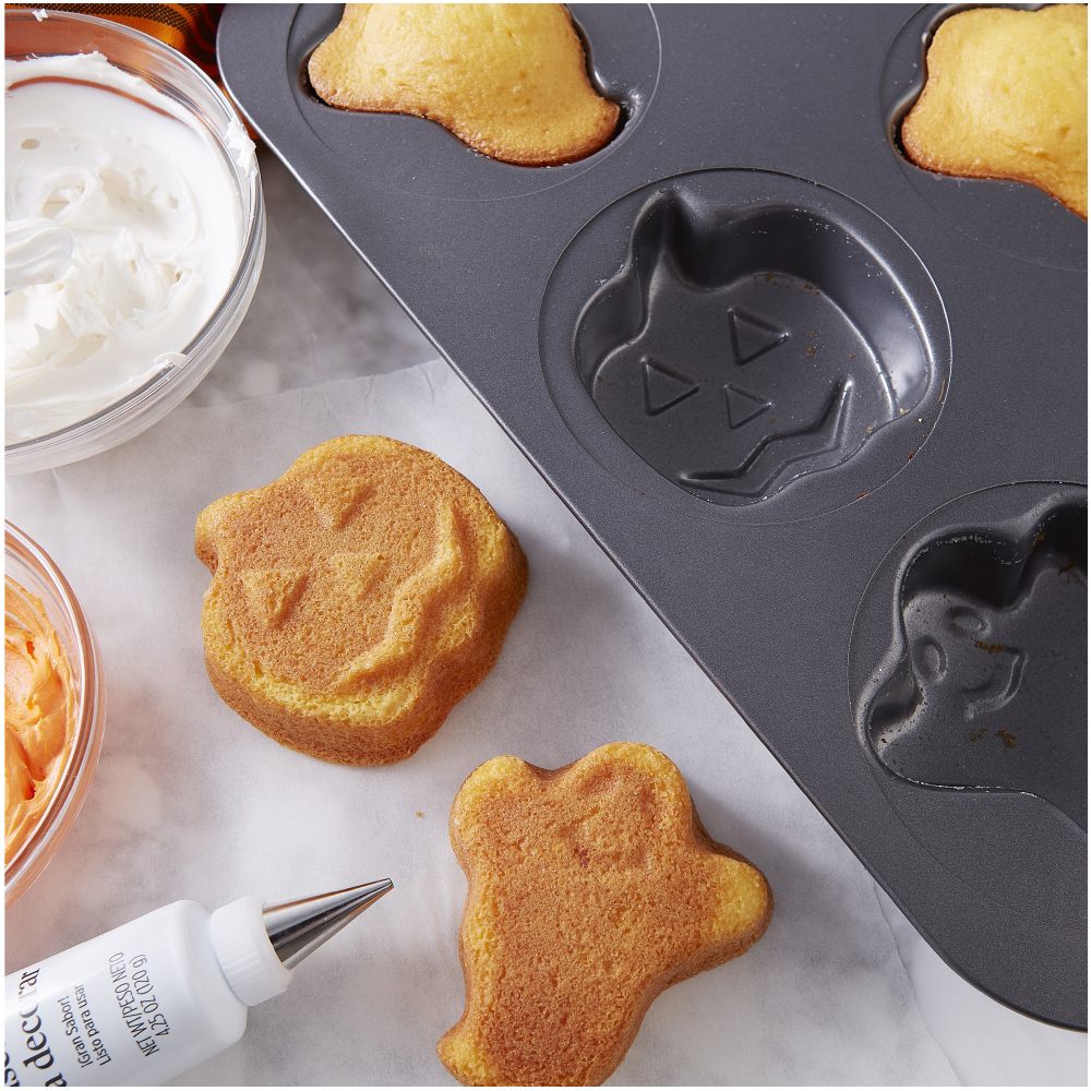 Wilton Halloween Ghost and Pumpkin Mini Cake Pan, 6 Cavities image 4