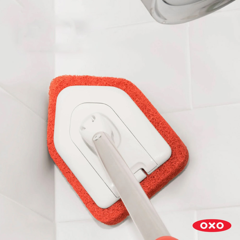 OXO Extendable Tub & Tile Scrubber image 2
