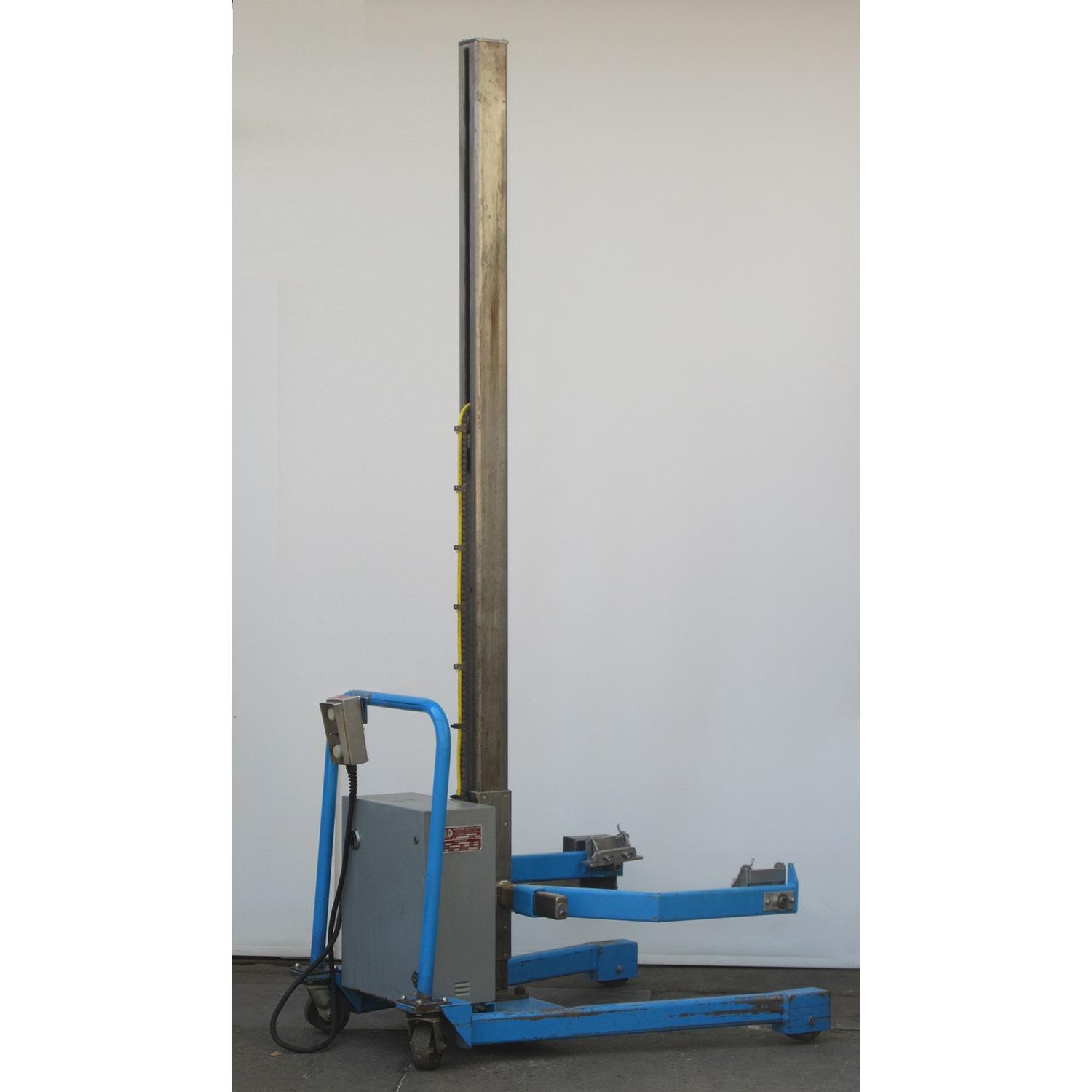 Savage CLTT Bowl Lift Truck, Used Excellent Condition image 3