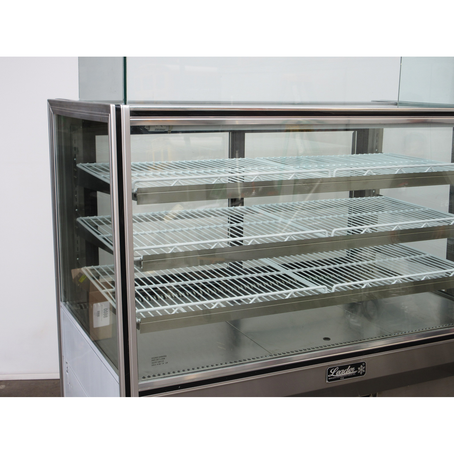 Leader NHBK57 Refrigerated Bakery Displays Case, Used Excellent Condition image 2