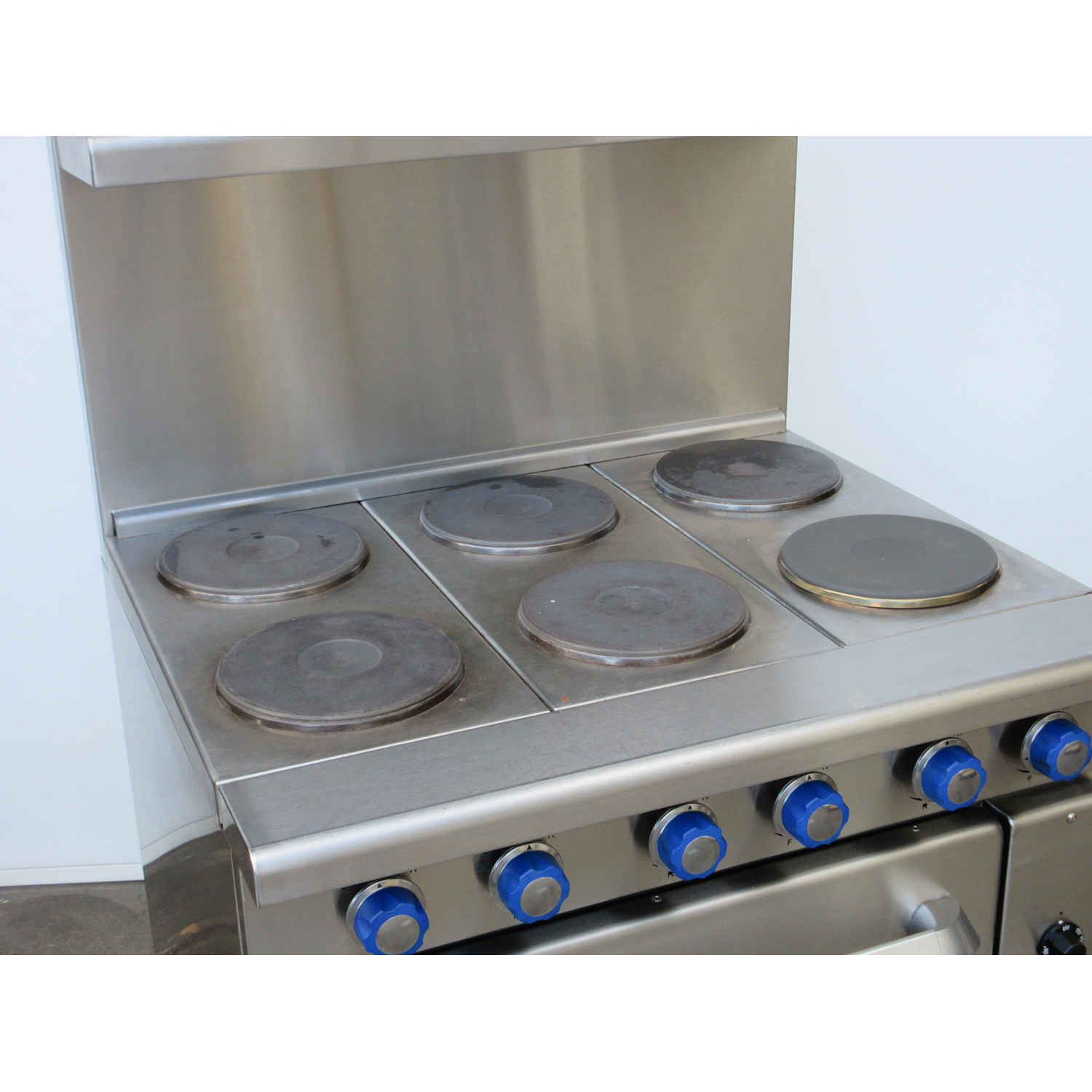 Imperial IR-6-E Electric Range with 6 Round Plates and Standard Oven, Used Excellent Condition image 2