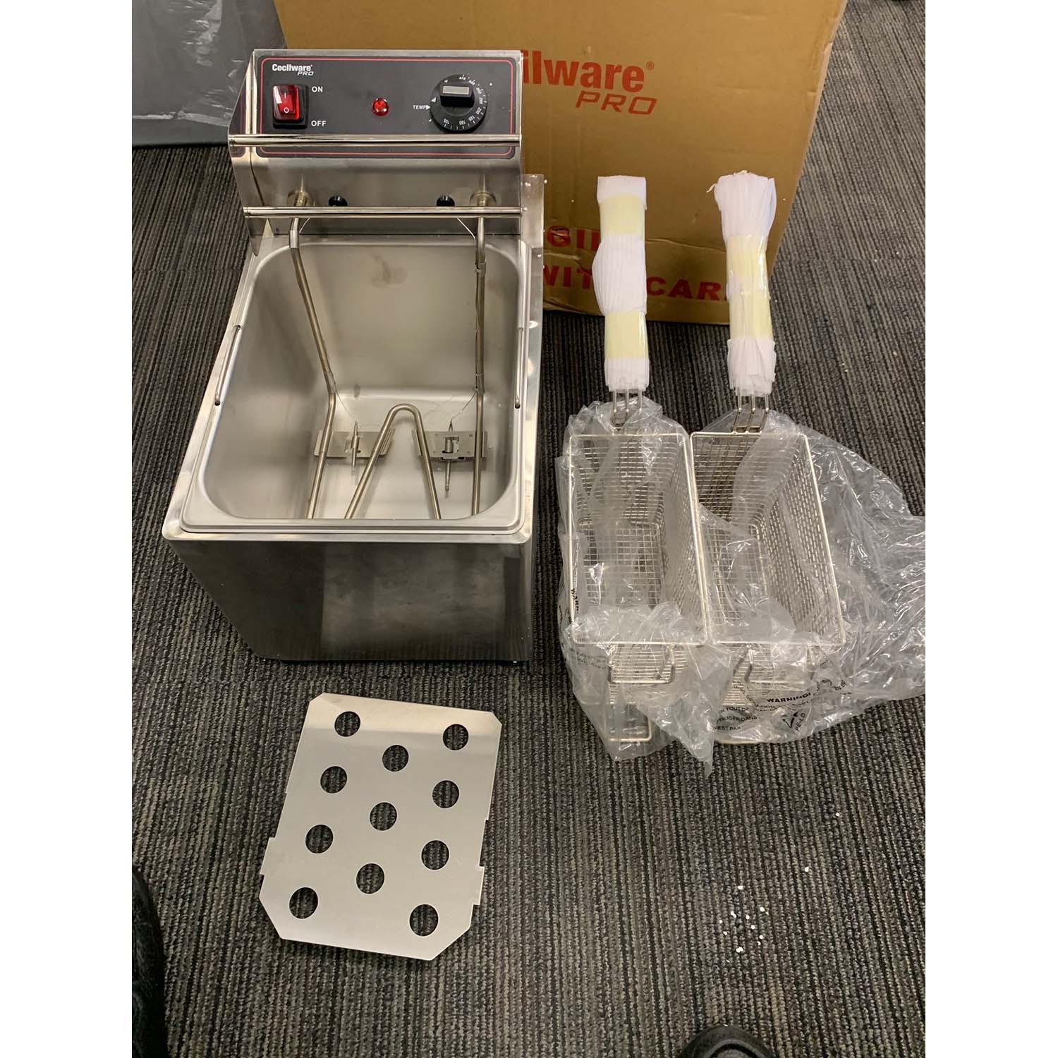 Grindmaster-Cecilware EL15 Countertop Fryer, Unused, Imperfect Condition image 2