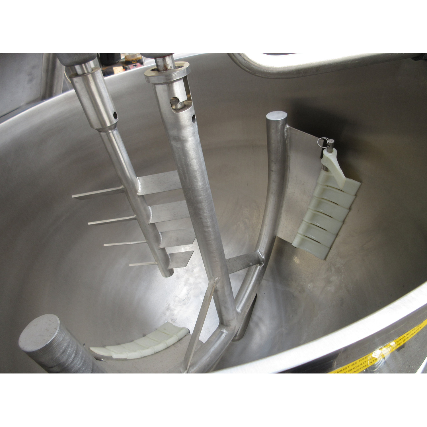 Groen DHT60-INA/2 Tilting Kettle, With Tilt-out Twin Shaft Scraper Mixer, Brand New image 2