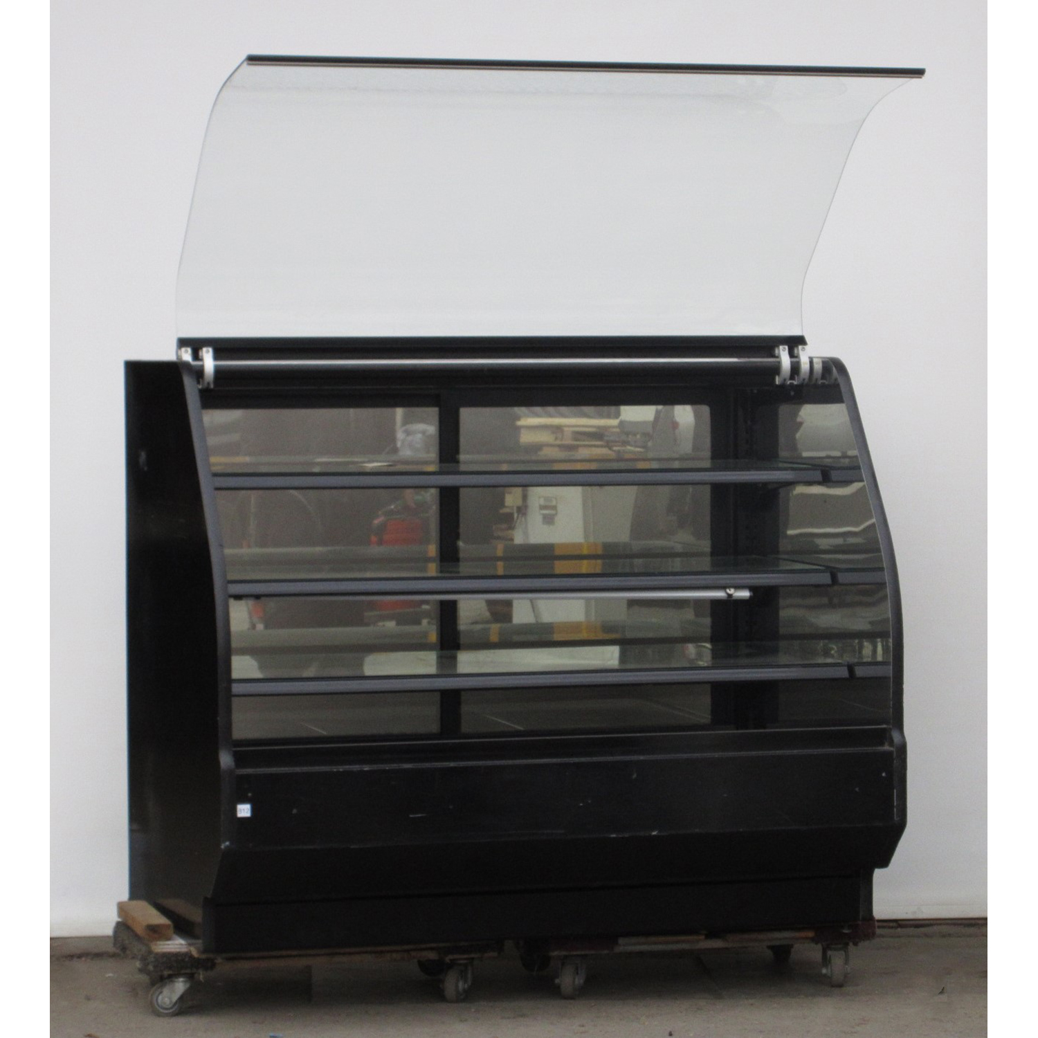 Hussman SHVS-5-R Bakery Display Case, Used Excellent Condition image 1