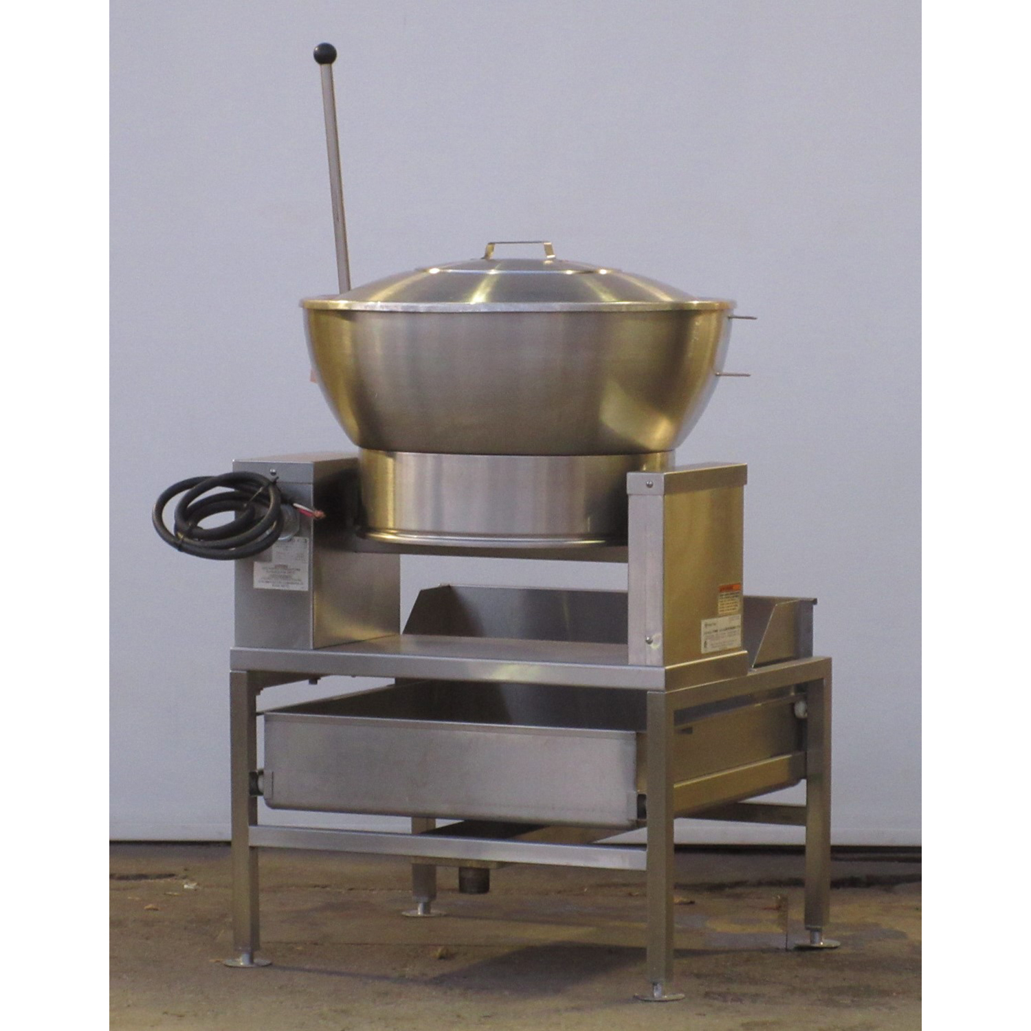 Market Forge R1600E Tilting Skillet On Base, Electric, Used Excellent Condition image 6