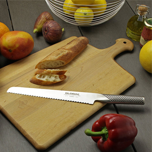 Global Cromova 18 Stainless Steel Bread Knife, 8-3/4" image 4