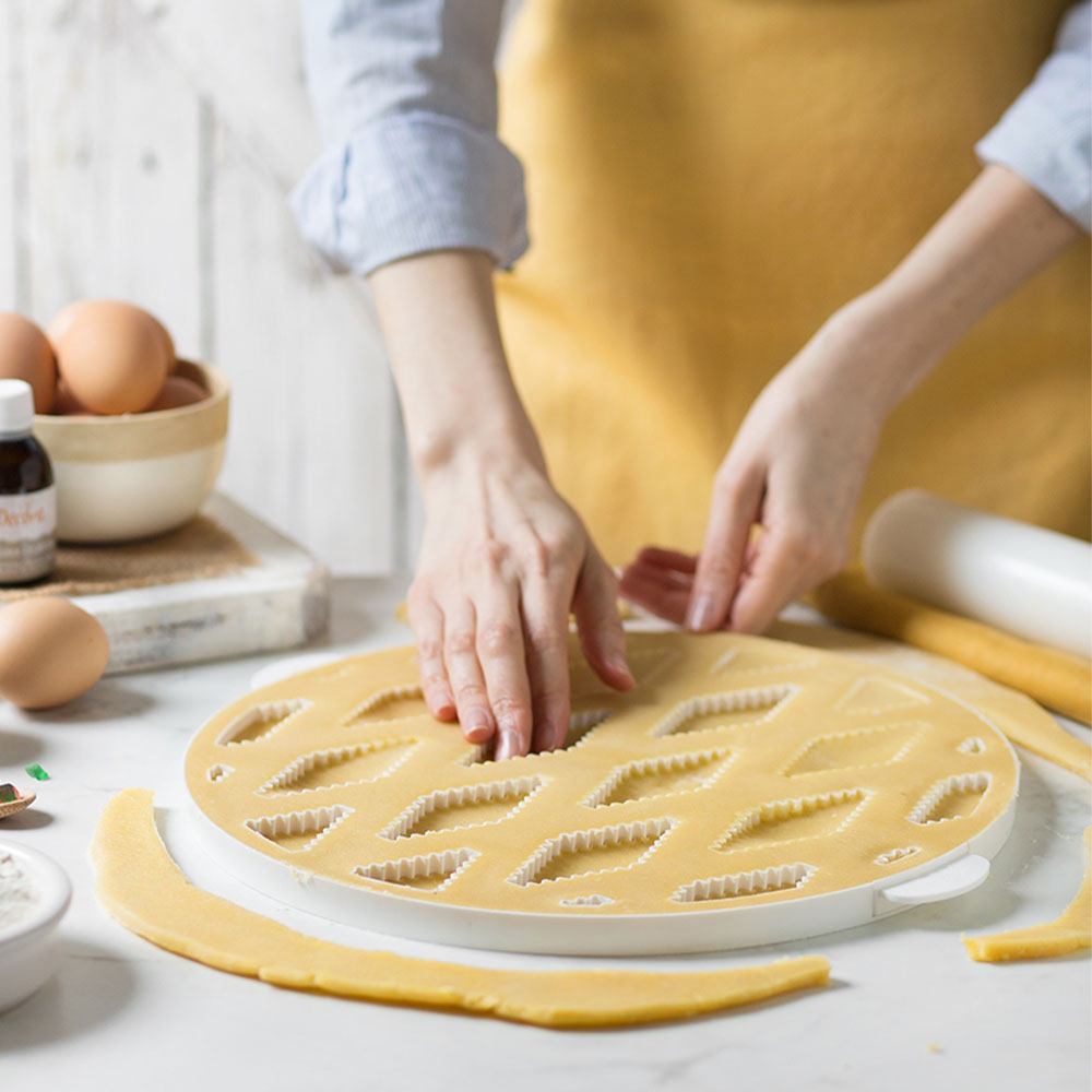 Decora Pie Crust Cutter Grill, 11.8" Diameter image 3