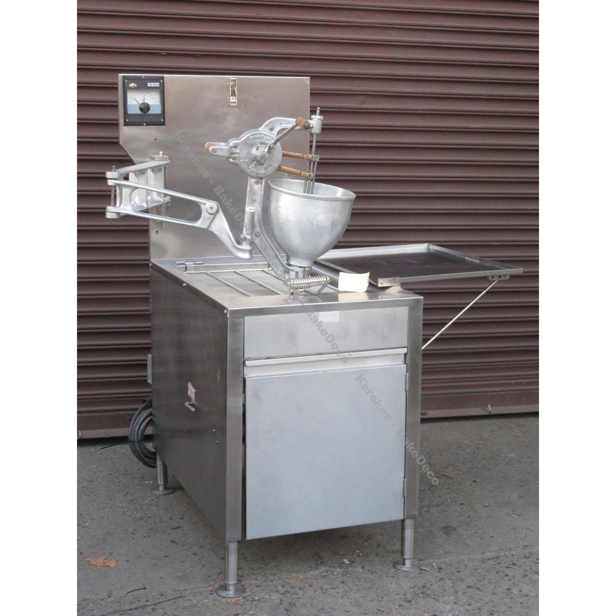 Avalon Donut Fryer ADF26-G, With Donut Dropper, Used Excellent Condition