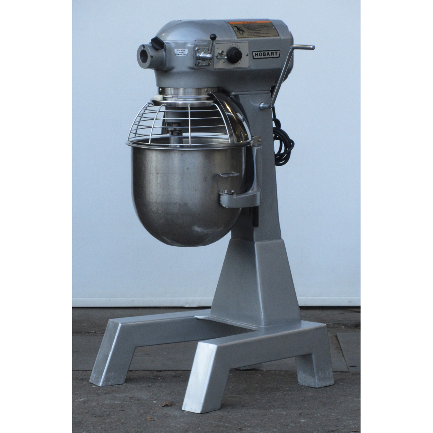 Hobart A200FT Floor Model 20 Qt Mixer, Bowl And 2 Attachments Included, Used Excellent Condition