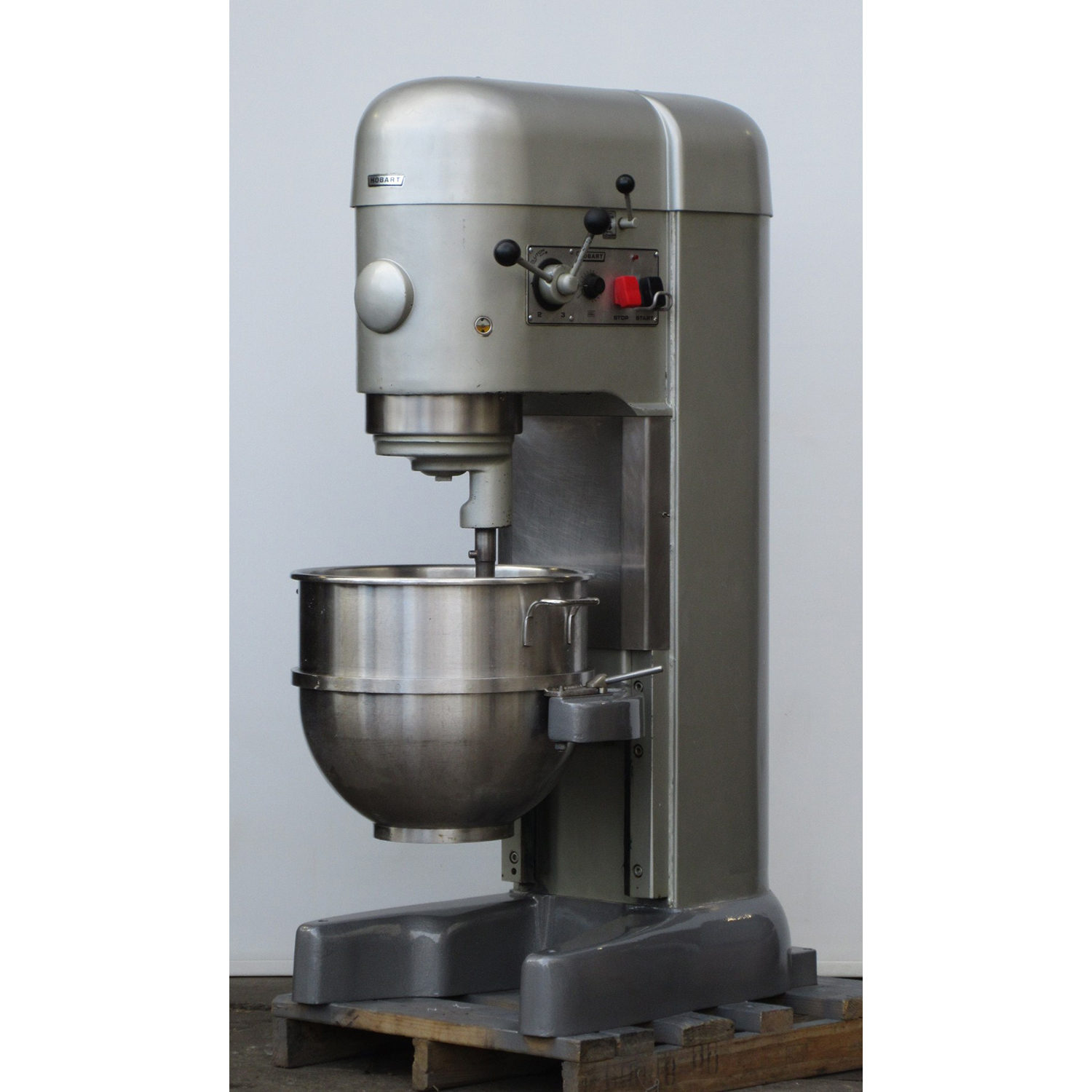 Hobart M802 80 Qt Mixer, SINGLE PHASE, Bowl And 2 Attachments Included, Used Excellent Condition