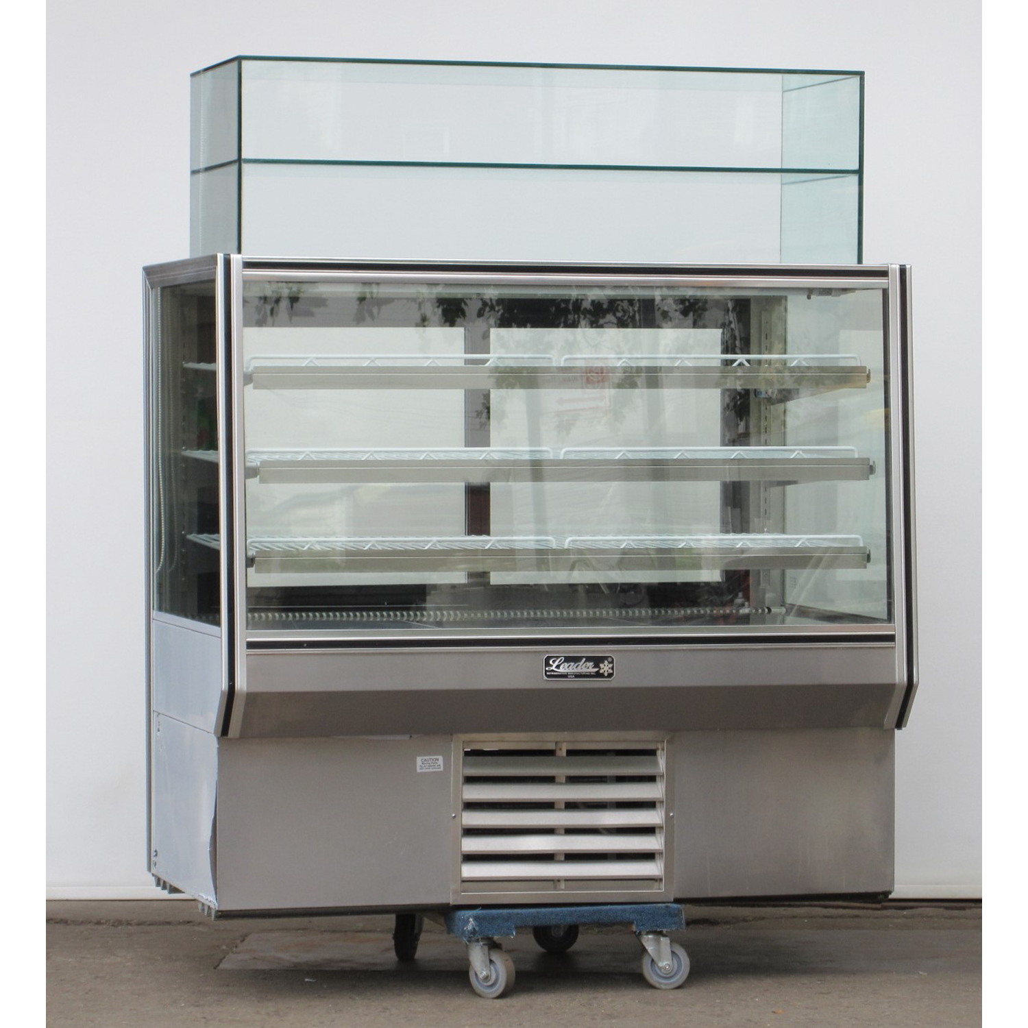 Leader NHBK57 Refrigerated Bakery Displays Case, Used Excellent Condition