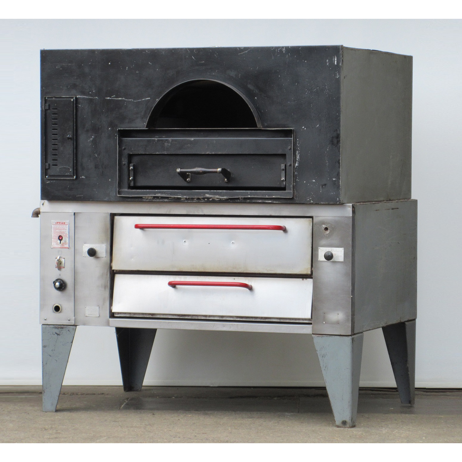 Marsal WF42 On Attias SIS 5-16 Pizza Oven, Gas, Used Excellent Condition